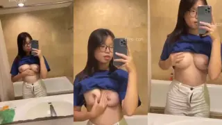 คลิปหลุดวัยรุ่น แอบถ่ายคลิปโชว์นมในห้องน้ำ สาวแว่นxxx นมใหญ่xxx