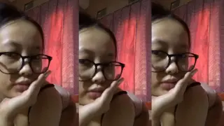 คลิปหลุดสาวแว่นตั้งกล้องโชว์เสียว
